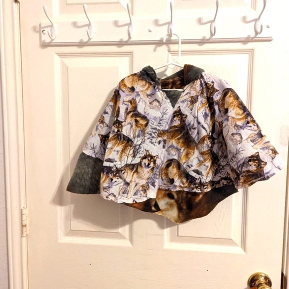 Handmade Other - ✨3/$15✨ Handmade Girl's Flannel Poncho